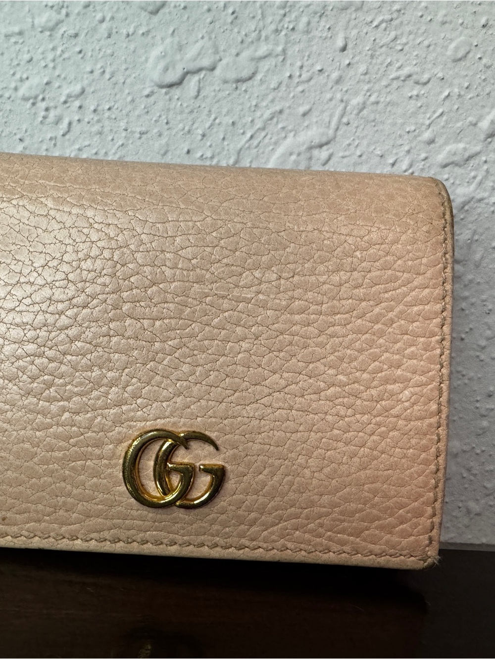 Gucci Light Pink Marmont Pebbled Leather Wallet with Gold GG - Picture 2 of 11